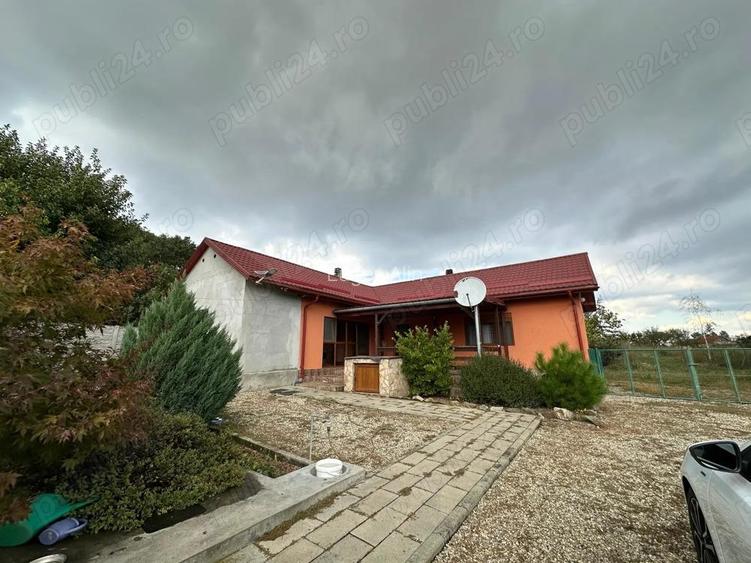 CASA LA TIPARI pentru 2 familii