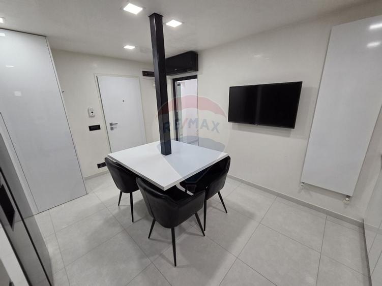 Apartament cu 3 camere etajul 1, zona Poienita - 9