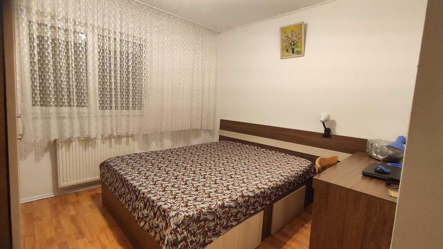 Apartament cu 3 camere decomandat în Valea Cetății