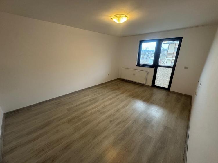 Bucium - Visan , centru , vila insiruita , garaj , libera - 8