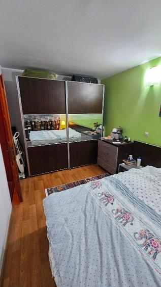 Vand apartament 3 camere etaj 1 - 5