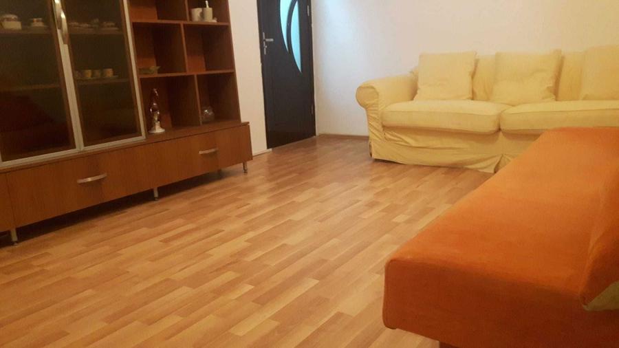 Apartament decomandat 2 camere+living,direct proprietar,zona buna - 1