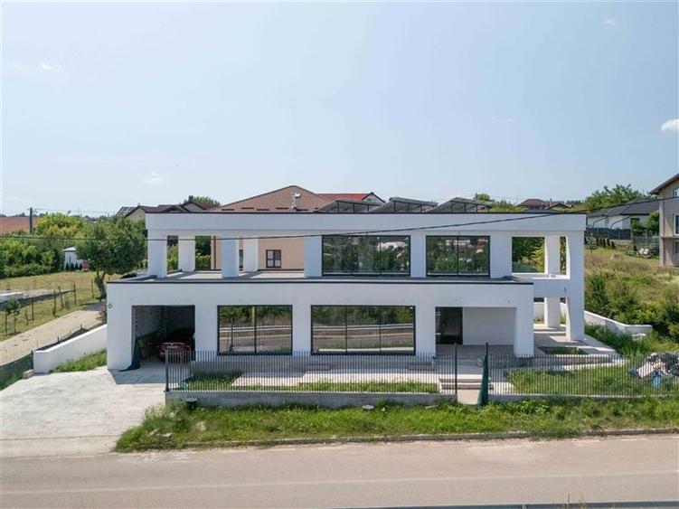 Vila in stil mediteranean cu vedere la lac - 2