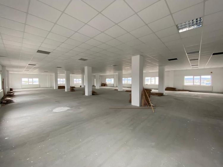 Clădire comercială 3225 mp, teren 5850 mp, zona Romanești - 4