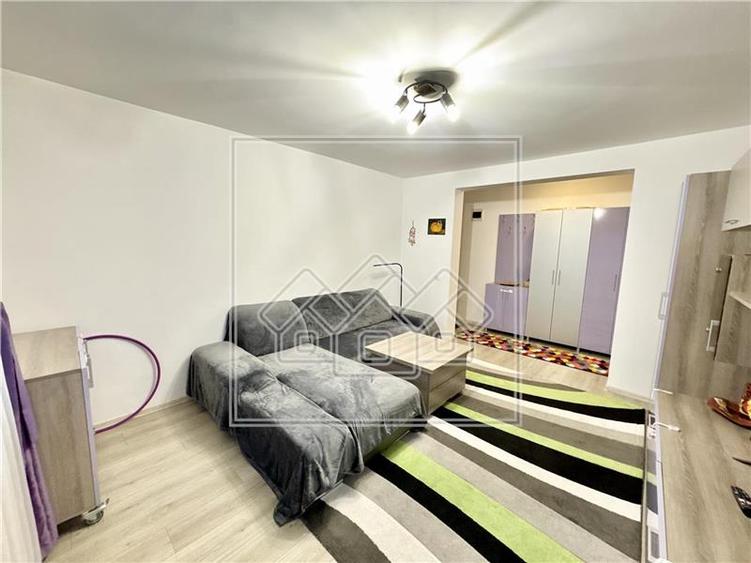 Apartament de inchiriat, 2 camere, decomandat, etaj 1, balcon - 13