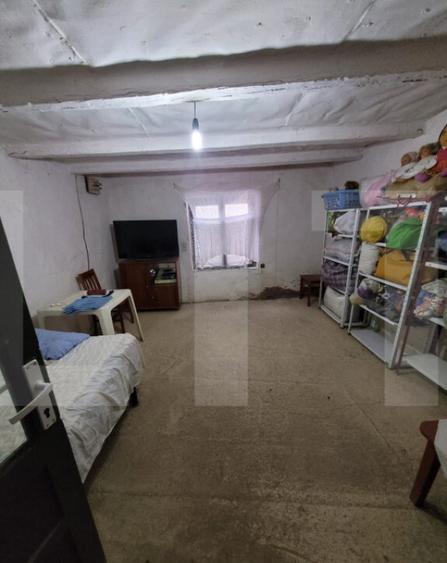 Casa de vanzare, 40 mp, zona Plopi - 5