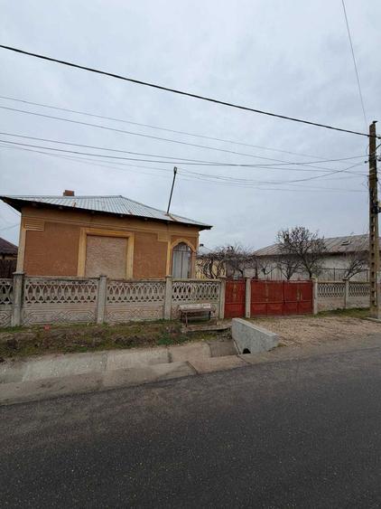 Casa batraneasca de vanzare Nanov cu teren generos pozitie centrala - 7