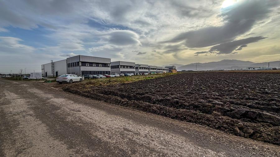 Teren industrial, intravilan, cu utilitati, Stupini, 11.600 mp - 4