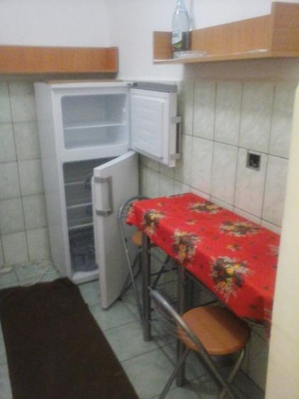 Garsonieră semidecomandată în Universitate