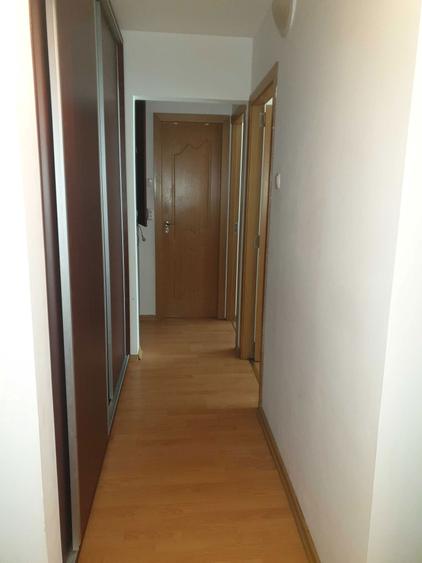 Inchiriez apartament 3 camere 9 Mai - 4