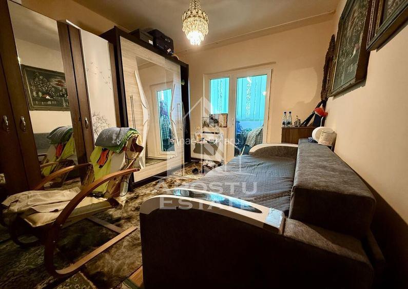 Apartament cu 3 camere, etajul 1, centrala proprie, zona ...