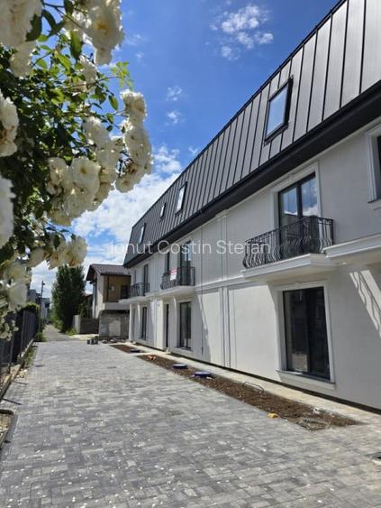 Casa Otopeni in triplex modern, pozitie excelenta, toate utilitatile