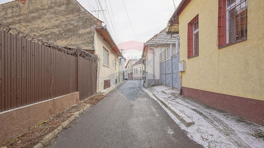 Casa de renovat de vanzare, Str. Dealu Cetatii, Comision 0% - 3