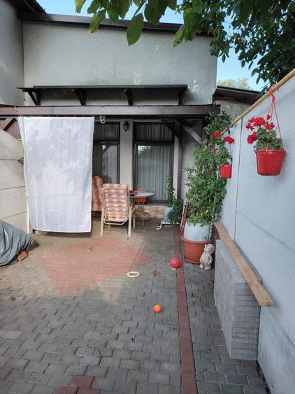 Casuta si curte in oras - 4