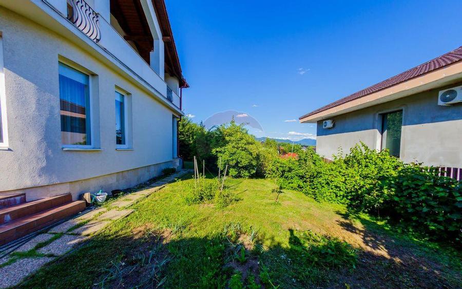 Casa eleganta in zona exclusivista, cu priveli?te d... - 4