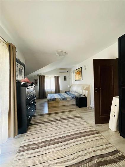 Duplex cu 5 camere cu Canalizare în Central