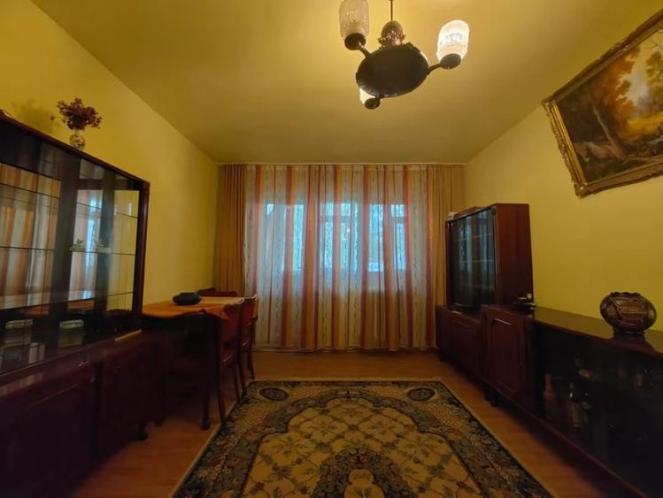 Zona 10 Nivele - Calarasi | 3 Camere | Decomandat | Centrala - 1