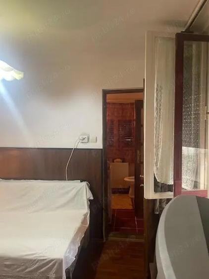 Vand casa cocheta , zona linistita , str.Xenopol - 6