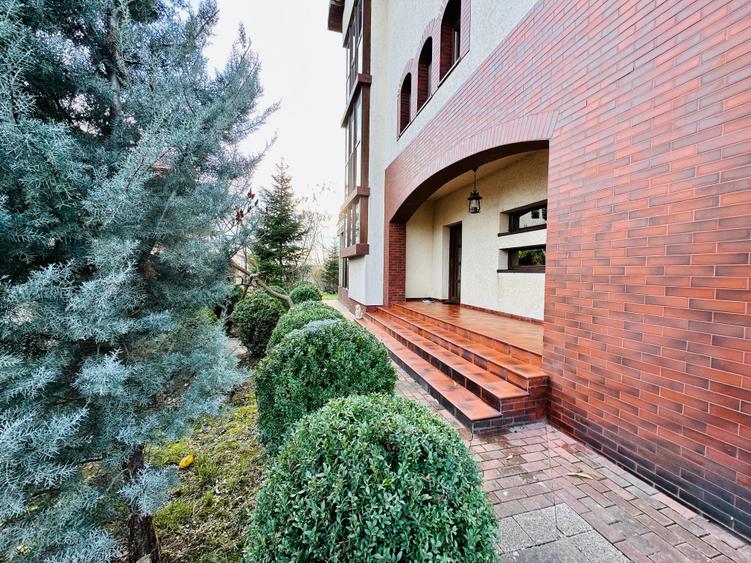 Vilă | 7 Camere |  Ds+P+1E+M | Teren 1346mp | Ieșire la Lac | Comuna Berceni - 1