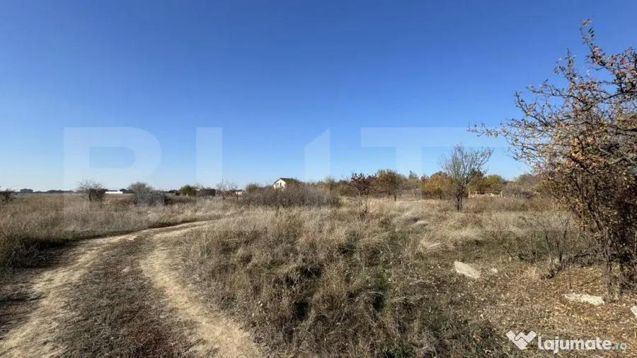 Teren intravilan cu acces la toate utilita?ile, 530 mp, zo - 2