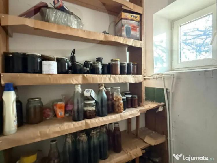 Casa de vanzare, cu 3 camere, doua bucatarii+teren in Simeri - 13