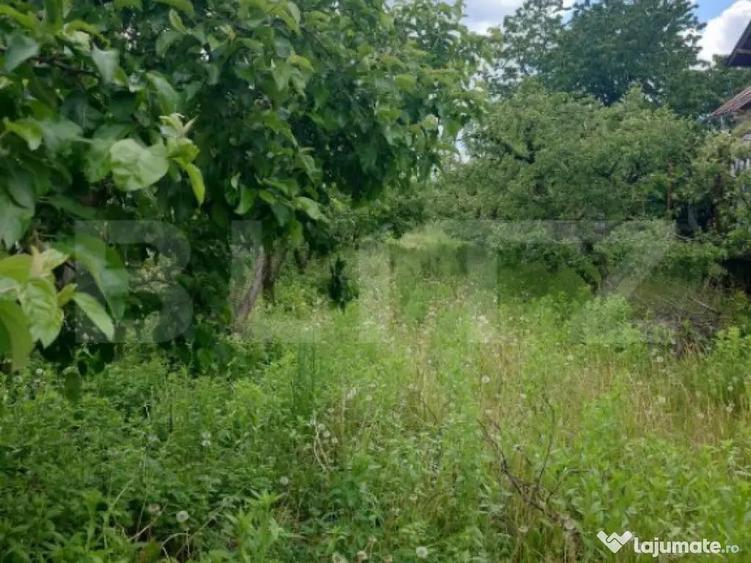 Teren intravilan, de vanzare, 2474 mp, zona Voinesti - 1