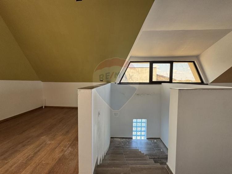 Casă / Vilă cu 4 camere de vânzare vedere lac  Ovidiu Constanta - 17