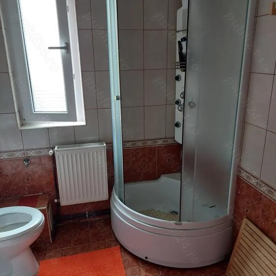Casă cu 5 camere cu Teren 476 Mp în Central