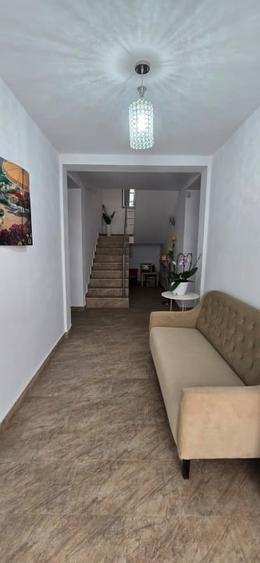Casă individuală cu 5 camere cu Teren 300 Mp în Nord
