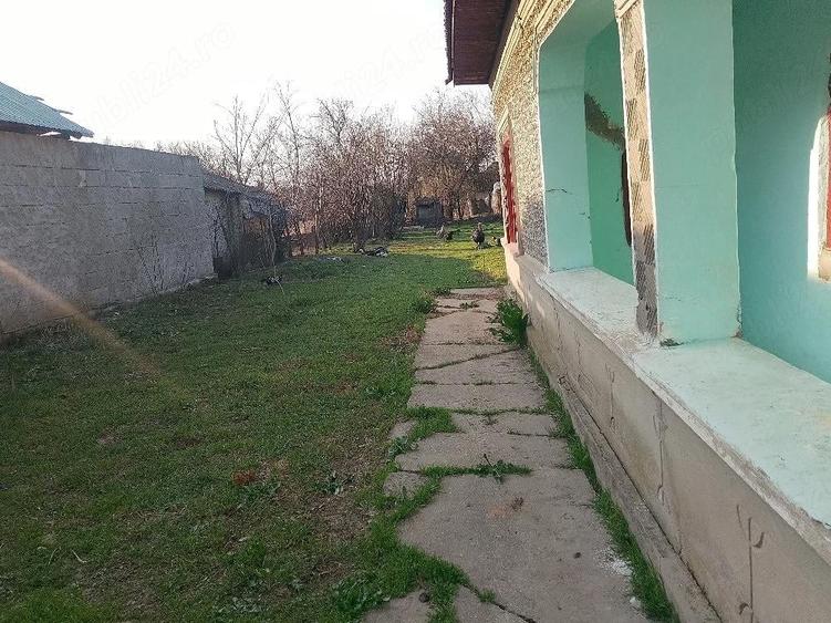 Casa de vanzare batraneasca la sat jude?ul Calara? ora? Bude?ti localitatea Aprozi - 6