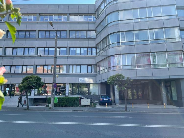 Piata 700, Unirii, SAD 66,45 mp, ultracentral, acces din strada,parcare - 7