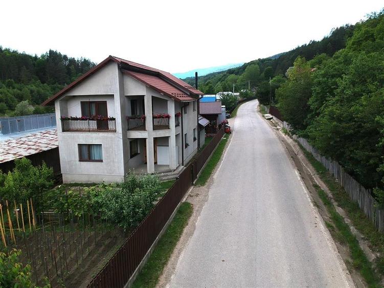 CASA DE VANZARE ZONA MONTANA - 6