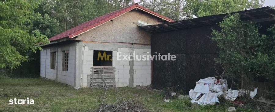 Casă cu 2 camere cu Teren 7769 Mp în Scoarța