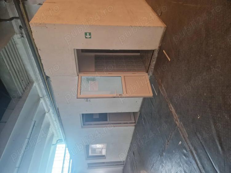 Spațiu comercial, de 1,000 mp, în Central