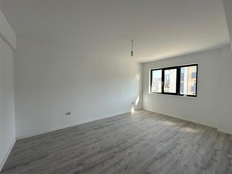 Apartament 2 camere Decomandat Manta rosie Hlincea Direct Comision 0 - 5