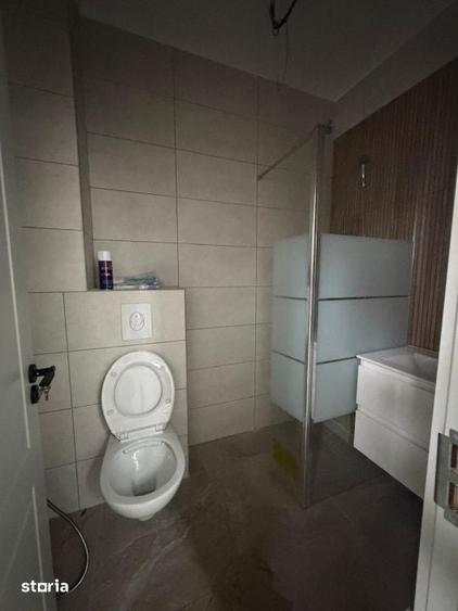 Casă cu 3 camere cu Teren 370 Mp în Romanești