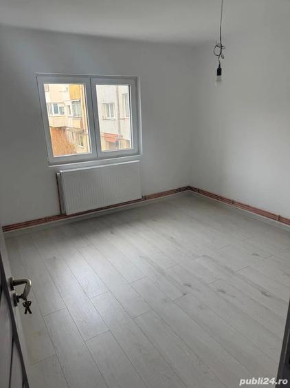 apartament 2 camere, decomandat, etajul 1, zona Mal - 6