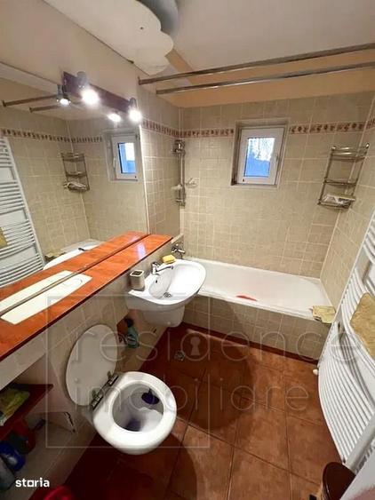 Apartament cu 3 camere decomandat în Zorilor