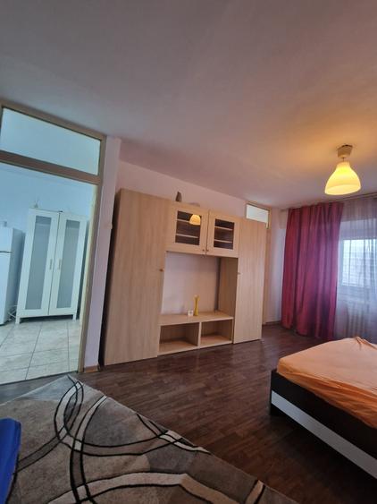 Nerva Traian - Mircea Voda - Garsoniera spatioasa - et 4 - vedere fata - 40 mp - 6