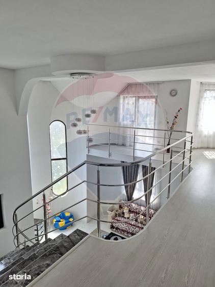 Casa / Vila cu 5 camere de vanzare - 8