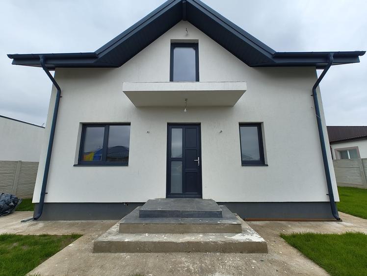 Casă P+E modernă  -  3 dormitoare  -  2 băi  -  347 mp teren - 1