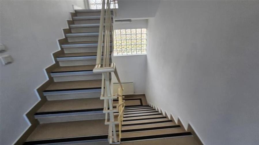 Vanzare cladire pentru birouri, clinica, service, productie, depozit - 10