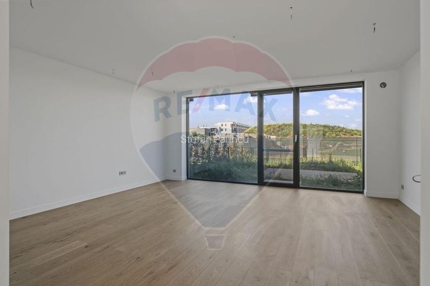 Vila superba de vanzare cu 5 camere in Tunari - Amber Forest