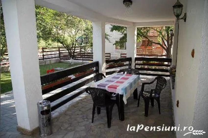 De vanzare casa pensiune - 3