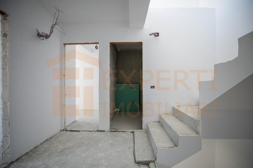 Vila situata in Palazu Mare zona Elvila - 15