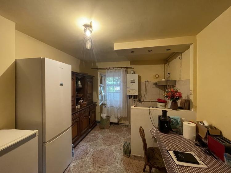 Apartament cu 3 camere si garaj, decomandat, parter - 5