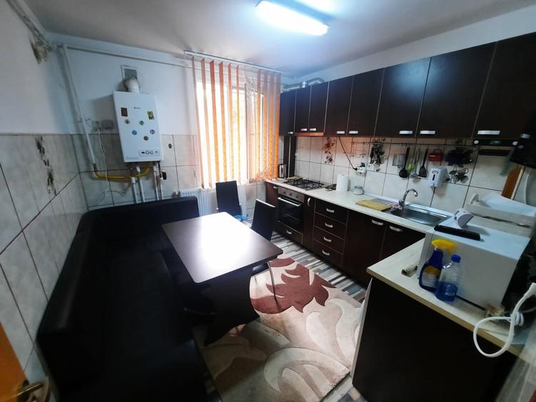 Apartament cu 2 camere decomandat, etajul 1/4, zona Metalurgiei - 3