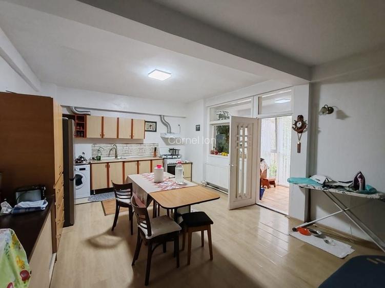 Casa 5 camere - langa metrou Brancoveanu - curte, centrala, mansarda Casa 5 camere - langa metrou Brancoveanu - curte, centrala, mansarda