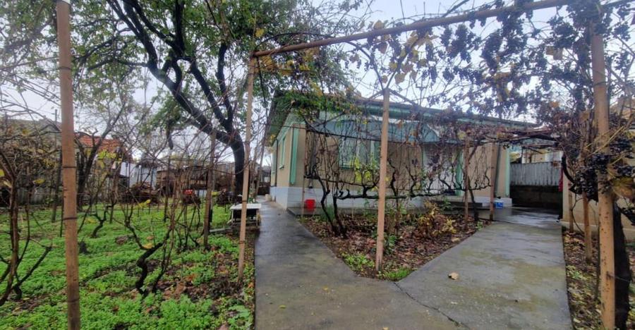 CASA 4 CAMERE , SUPRAFATA TOTALA 80 MP , TEREREN 355 MP, DES - 4