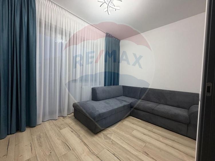 Apartament cu 3 camere de vânzare - bloc nou BURDUJENI - 4